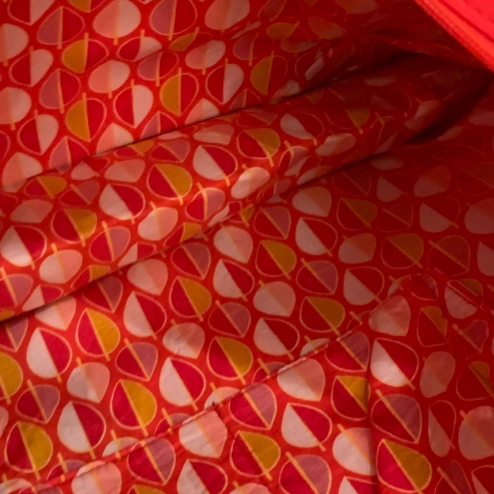 VERA BRADLEY Hadley Tote in Canyon Sunset NWT Microfiber - Picture 9 of 12